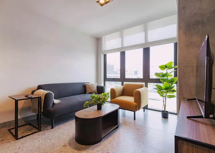 Bright & Modern W/ Gym & Pool | Viato Homes Apartment