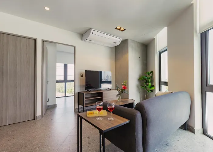 Bright & Modern W/ Gym & Pool | Viato Homes Apartment *