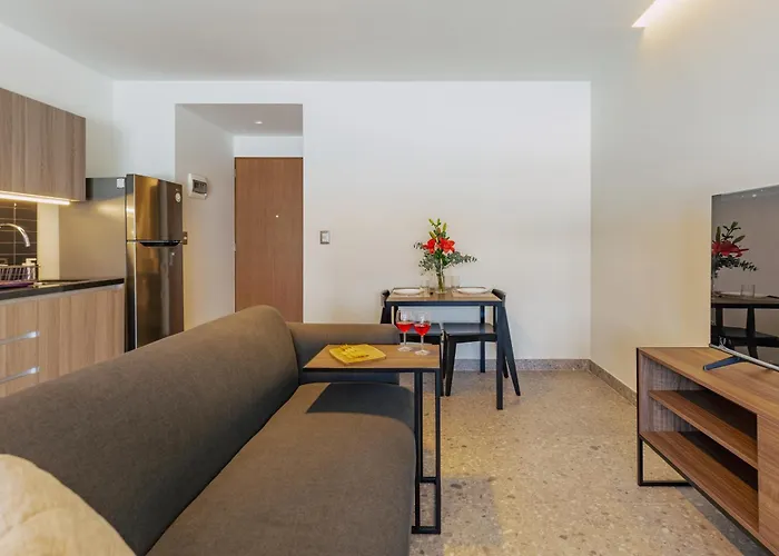 Apartment Bright & Modern W/ Gym & Pool | Viato Homes